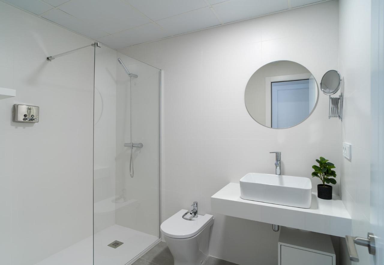 Aac Malaga - Apartamento Con Terraza, Muy Amplio, Totalmente Equipado, Cerca Del Centro Y Nuevo! Luaran gambar