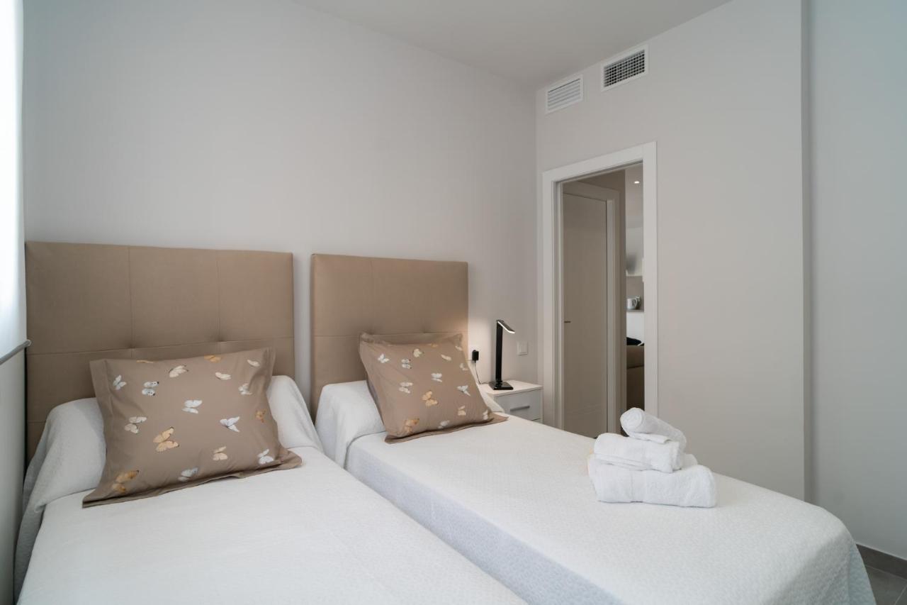 Aac Malaga - Apartamento Con Terraza, Muy Amplio, Totalmente Equipado, Cerca Del Centro Y Nuevo! Luaran gambar