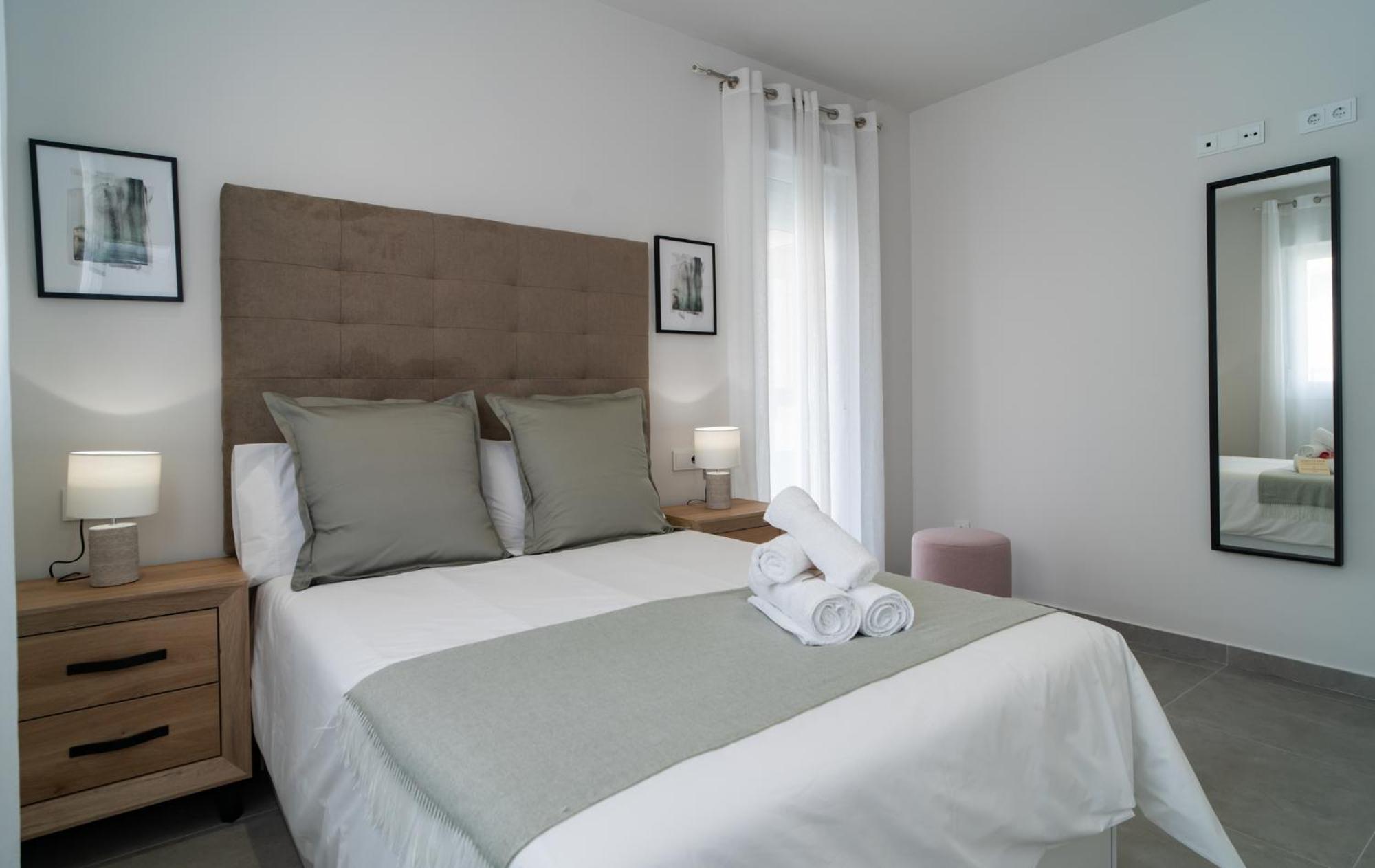 Aac Malaga - Apartamento Con Terraza, Muy Amplio, Totalmente Equipado, Cerca Del Centro Y Nuevo! Bilik gambar