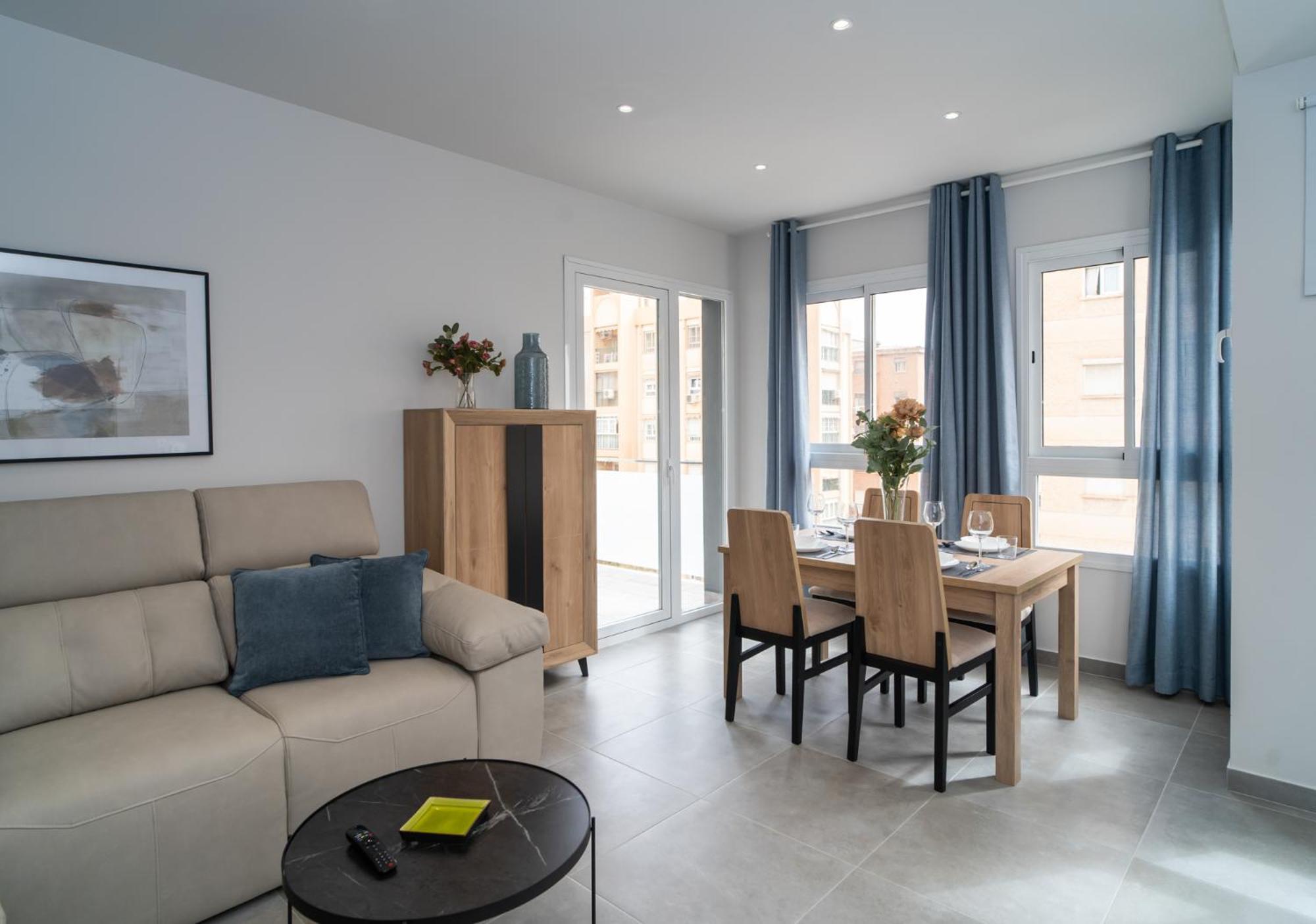Aac Malaga - Apartamento Con Terraza, Muy Amplio, Totalmente Equipado, Cerca Del Centro Y Nuevo! Bilik gambar
